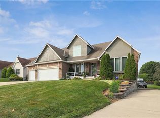 405 SW Seagull St, Lees Summit, MO 64082