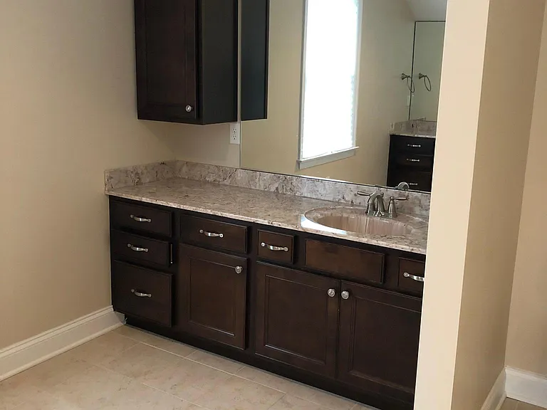 1049 Breezewood Dr — Photo 25