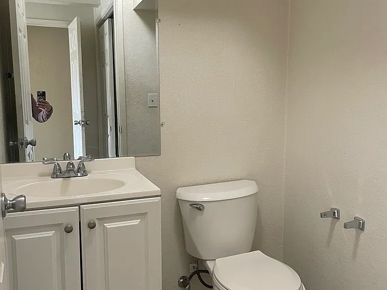2424 E 24th St #2424 — Photo 10