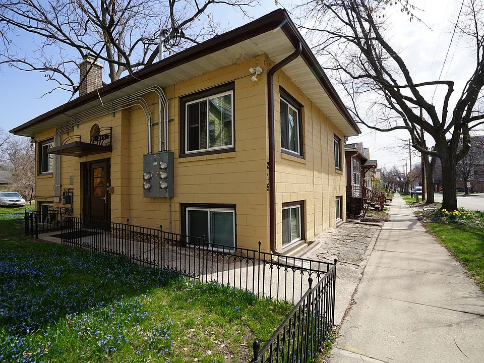 215 N Ingersoll St