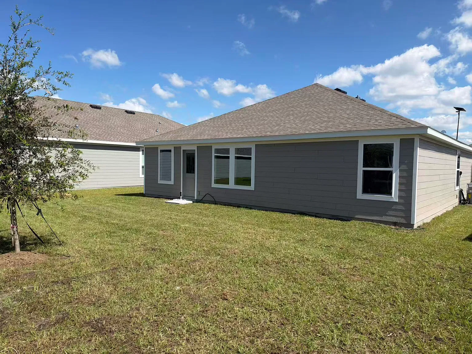 4 bed, 1733 sqft, $2,000 — Photo 3