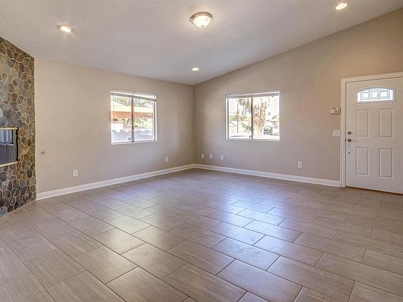 2nd image of 52035 Avenida Mendoza