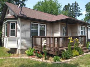 311 Ashlund Ave, Wakefield, MI 49968