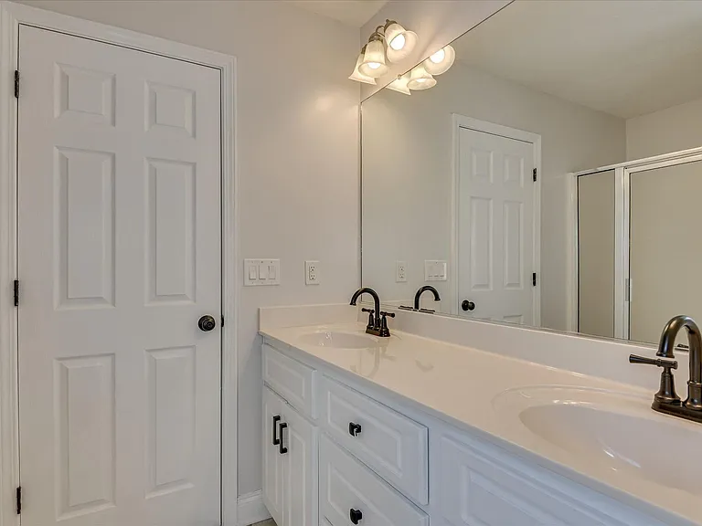 2928 Aylesbury Dr — Photo 24