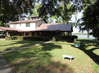 221 Long Lake Rd, Hawthorne, FL 32640