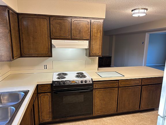5th image of 2312 Hood Ave APT 101