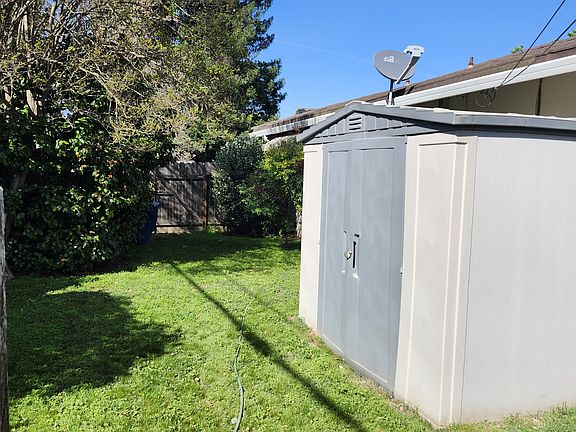 3rd image of 5338 Sandburg Dr