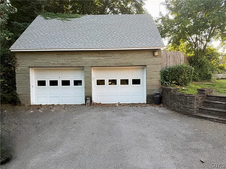 223 Cleveland Blvd — Photo 7
