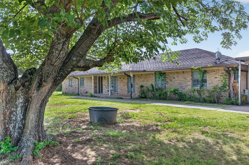 1334 E Stark Rd, Seagoville, TX - View 4