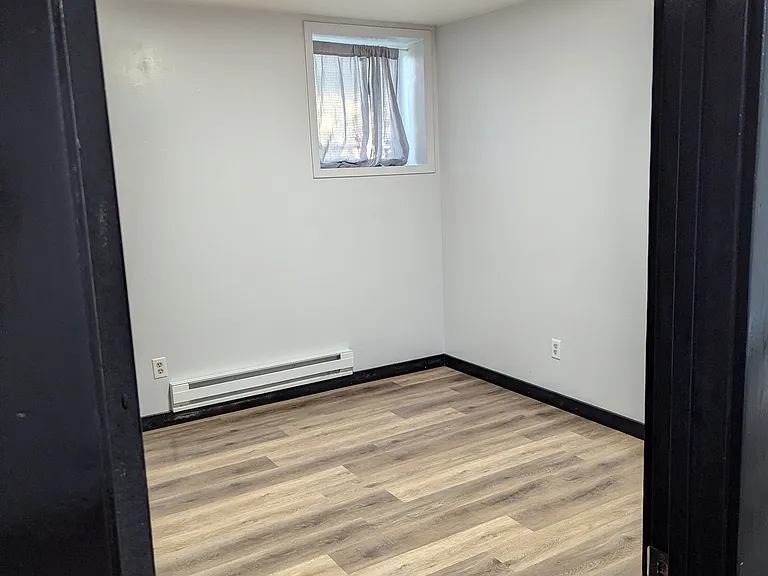 480 Park St E #4 — Photo 9