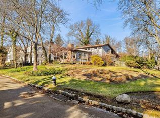 355 Knollwood Ave, Little Neck, NY