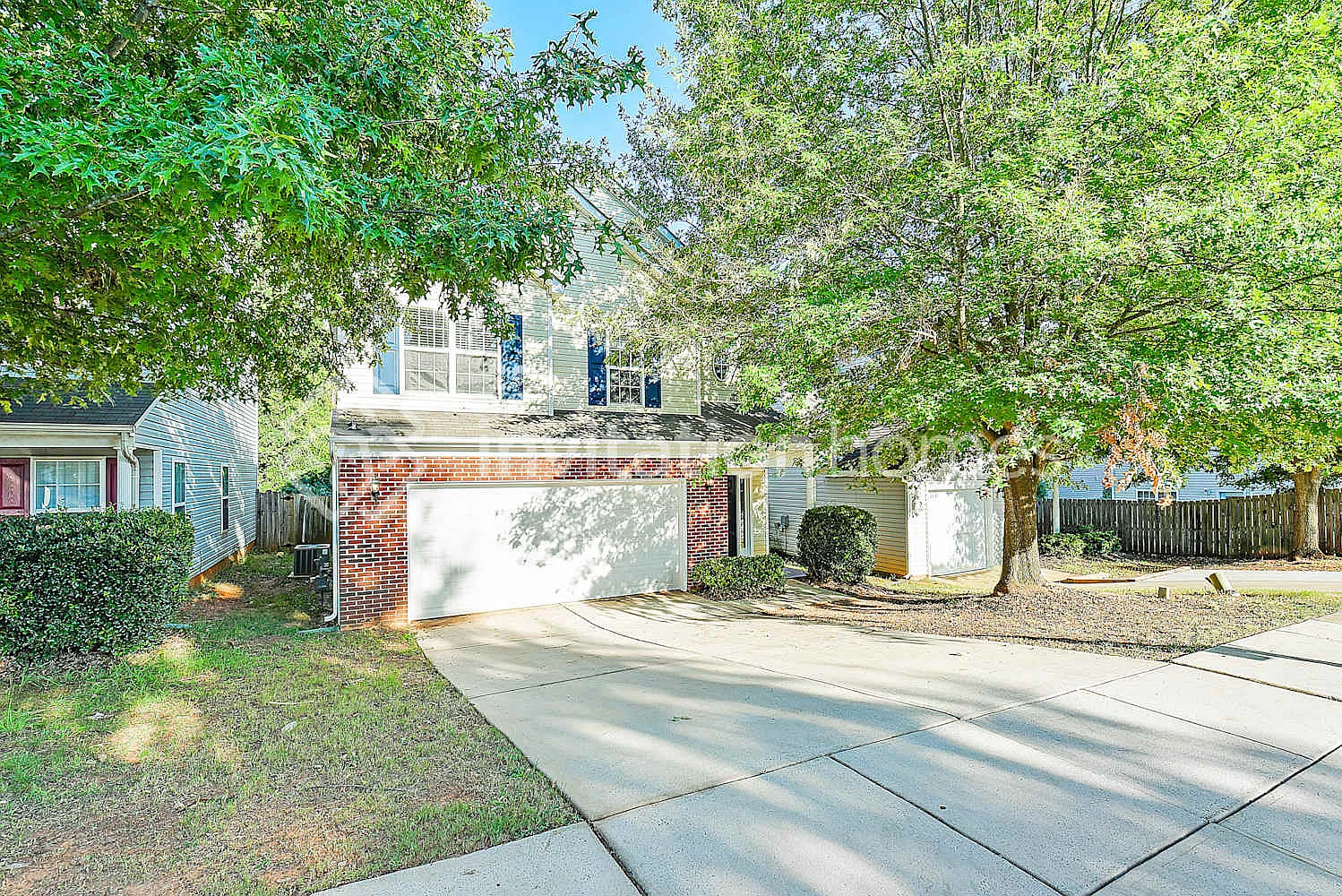 2445 Reid Oaks Dr Charlotte, NC 28208 — Photo 1