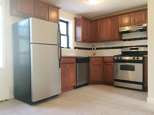 Rented by In Haus LLC | media 18