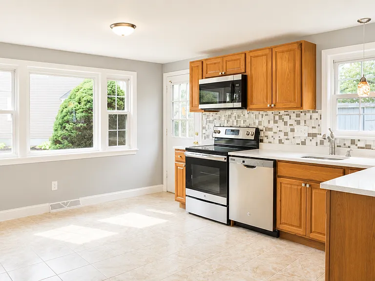 20 Andrea Dr #18 — Photo 3