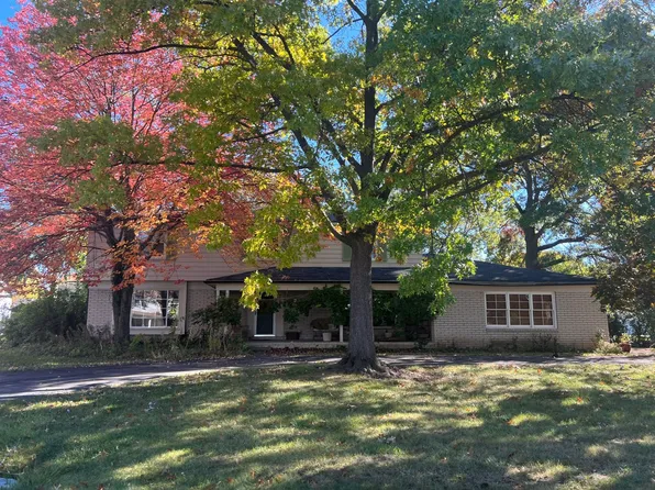 25336 Castlereigh Dr, Farmington Hills, MI 48336