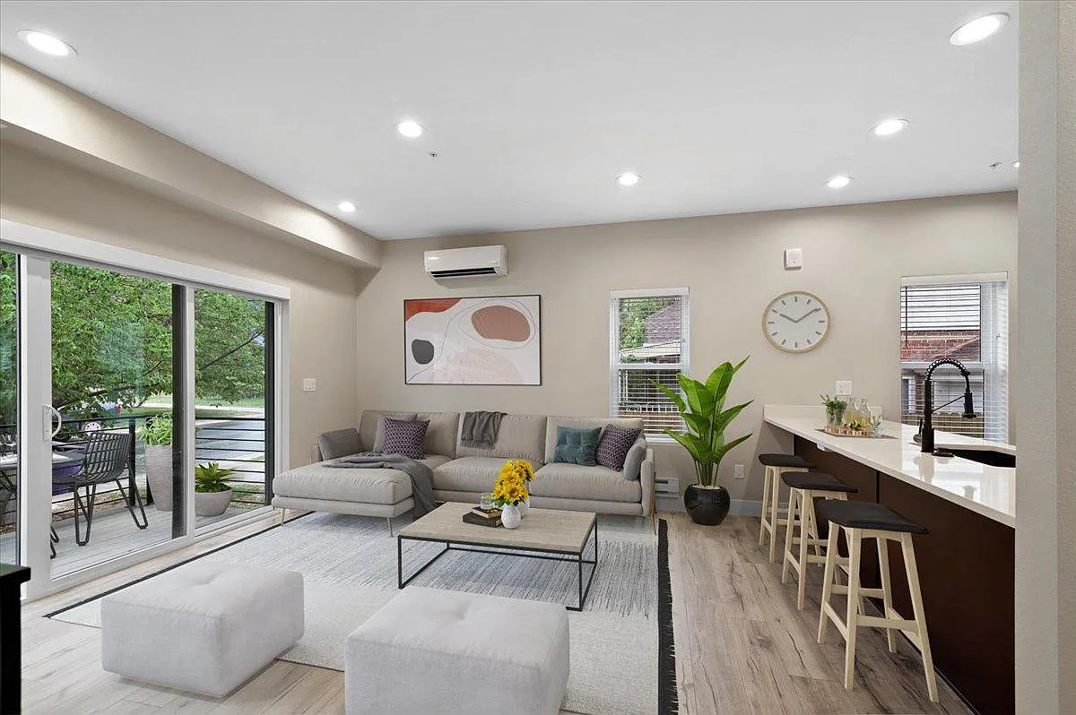 3 bed, 2.5 bath, 1938 sqft, $3,100 — Photo 4