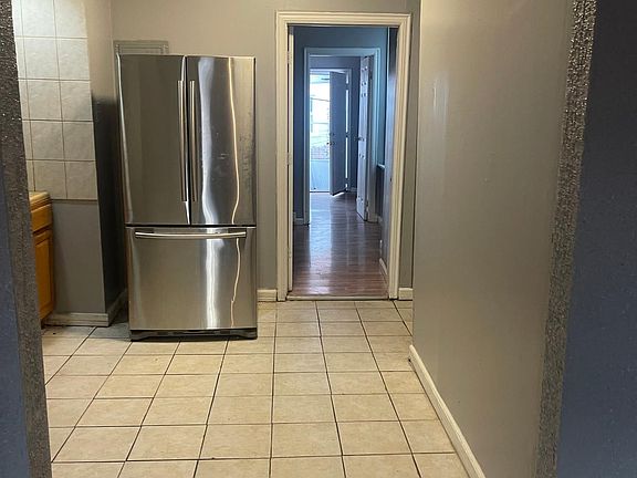 5th image of 1512 S 53rd St Floor 1