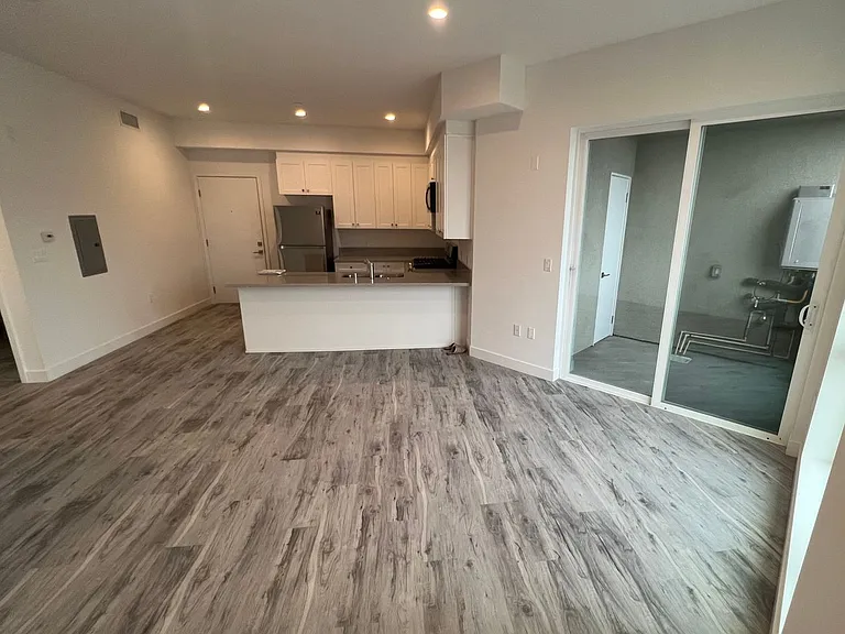 Bunker Heights Apartments — Photo 25