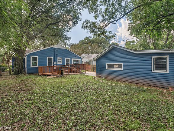 3rd image of 3535 Greenway Pl