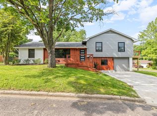 2002 Woodlea Dr, Columbia, MO 65201