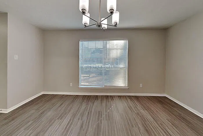 4 bed, 2.5 bath, 2698 sqft, $2,650 — Photo 3