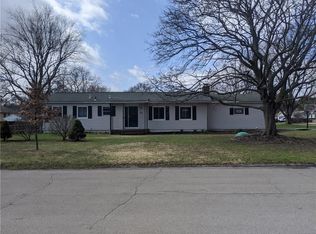 109 Cedargrove Dr, Rochester, NY 14617