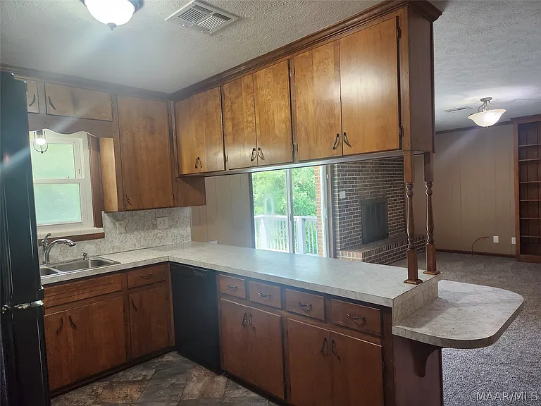 1203 Oates Rd — Photo 10