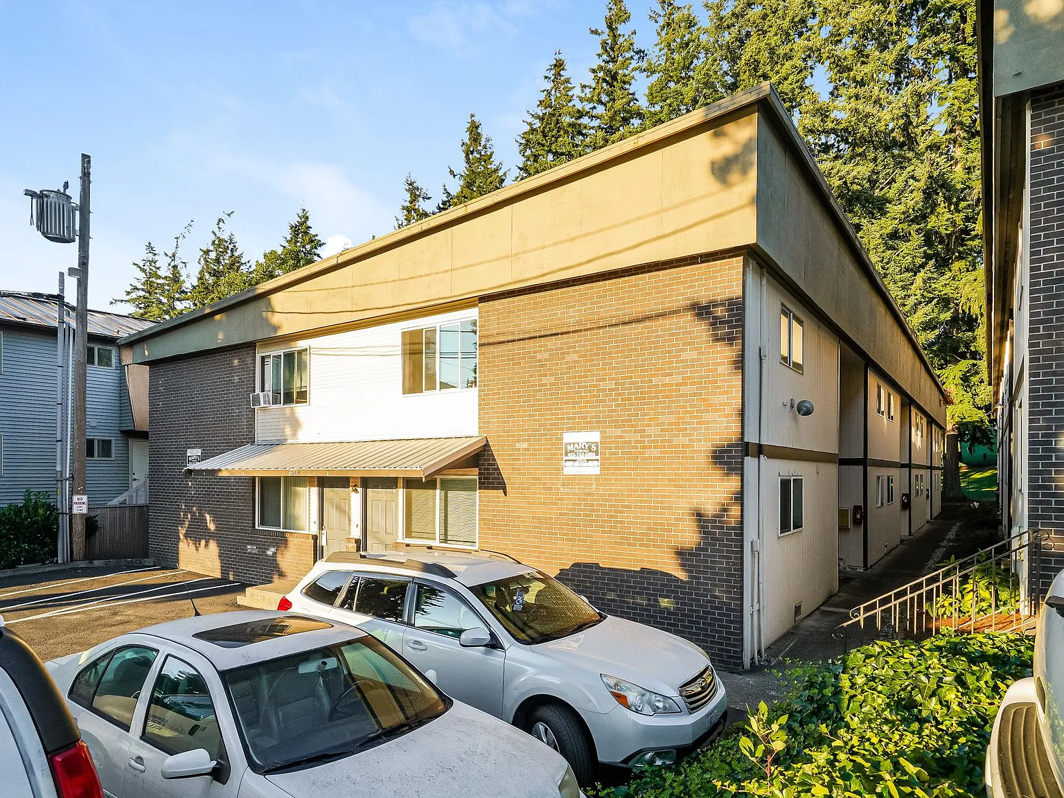 Fairway Apartments — Photo 1