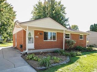 130 Nichols Dr, Saline, MI 48176