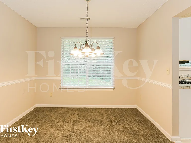 993 Cherry Laurel Dr — Photo 4