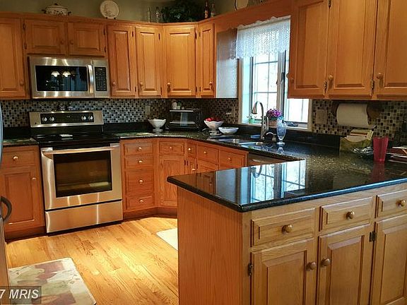 4th image of 10912 Longwood Dr