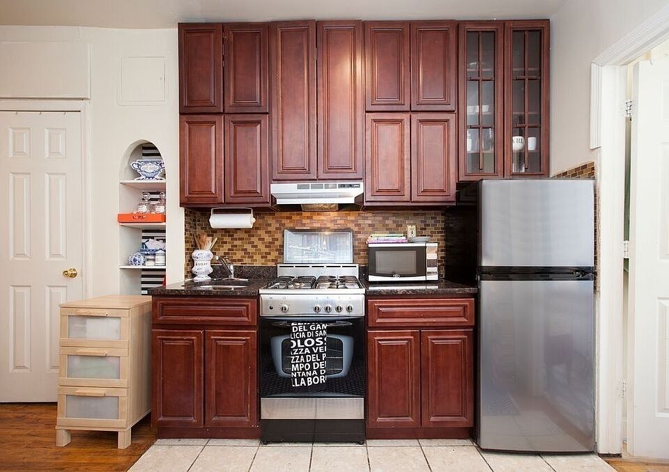 1st image of 144 Sullivan St APT 4