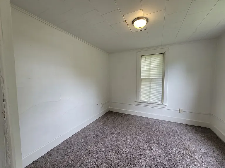 2411-2415 Gowen St — Photo 14
