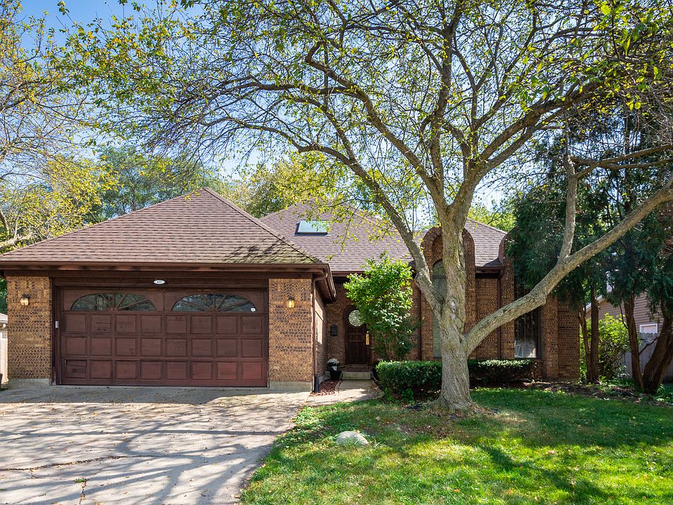 1st image of 827 Hillandale Dr