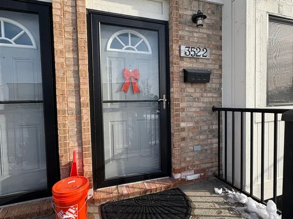 Beautifully Updated Townhouse Prime Location!, 3522 Greenfield Rd, Berkley, MI 48072