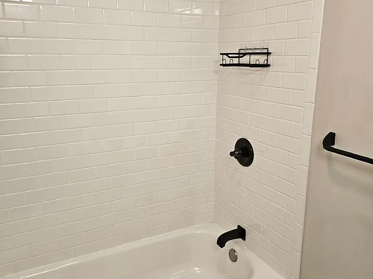 1917 Granville Ter — Photo 7