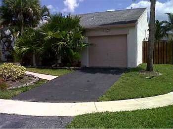 4th image of 16790 Redwood Way