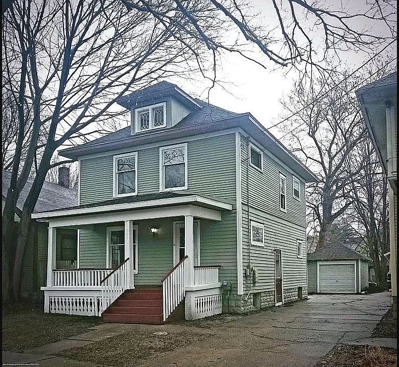1st image of 305 S Clemens Ave