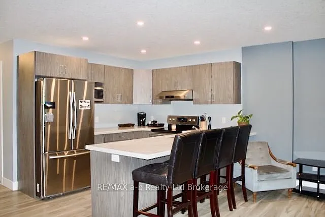 3 bed, $2,500 — Photo 4