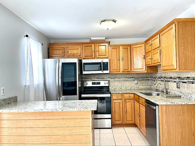 5 Stark Ct — Photo 2
