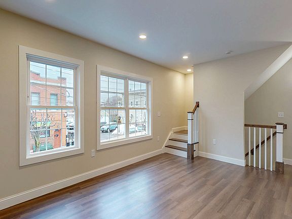 5th image of 130 Center St Unit 2