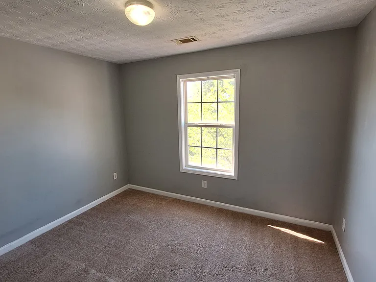 305 Shadowbrooke Cir — Photo 11