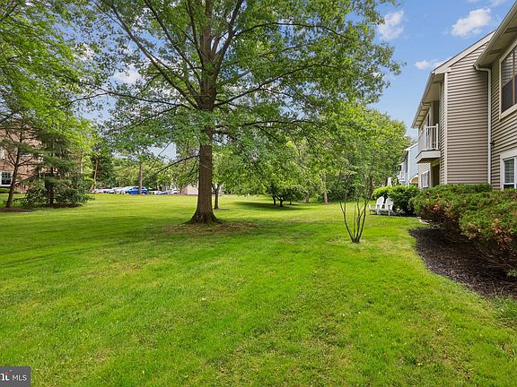 4th image of 253 Everly Ct