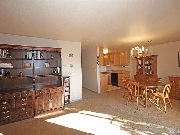 5th image of 813 S 227th Pl APT 3