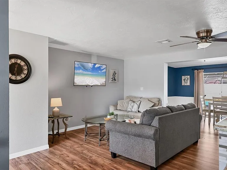 3425 Fairview Dr — Photo 7