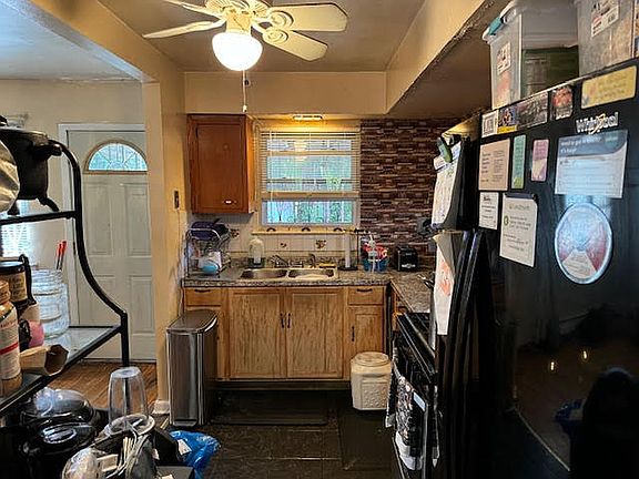 5th image of 2737 Throop Ave #1