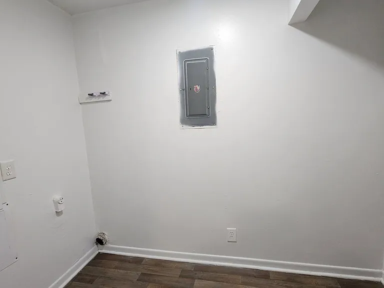 Riverbend Apartments — Photo 16