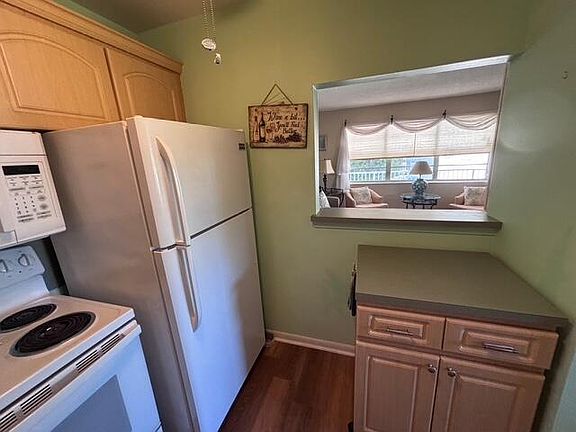 5th image of 340 W Horizons #205