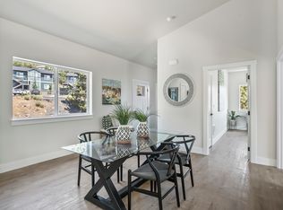 2050 NW Monterey Pines Dr #2B-1BA-1022SQFT, Bend, OR 97703