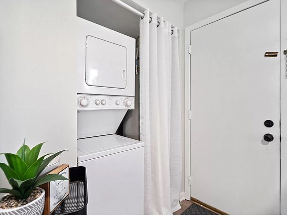 4th image of 3024 Ross Dr APT B11